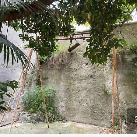 Le Charme Au Fil De L Eau Jardin Barbecue Pour 4 Personnes